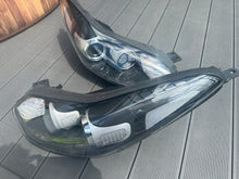 Laden Sie das Bild in den Galerie-Viewer, Frontscheinwerfer Kia Sportage IV Ql 92101-F1011 Halogen Rechts oder Links