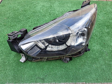 Laden Sie das Bild in den Galerie-Viewer, Frontscheinwerfer Mazda II D09K-51040 FULL LED Links Scheinwerfer Headlight