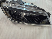 Laden Sie das Bild in den Galerie-Viewer, Frontscheinwerfer Skoda Superb III 3V1941016B 1ZS011939 Xenon Rechts Headlight