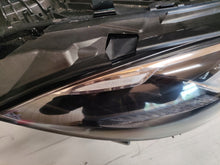 Load image into Gallery viewer, Frontscheinwerfer Mercedes-Benz Cls A2579062402 LED Rechts Headlight