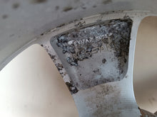Load image into Gallery viewer, 1x Alufelge 17 Zoll 6.5&quot; 5x114.3 40ET Nissan Qashqai J10 Rim Wheel