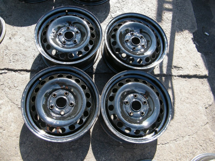 4x Alufelge 15 Zoll 6.0" 5x112 47ET Silber VW Caddy V Golf III Jetta VI Touran FEL5979403972uq
