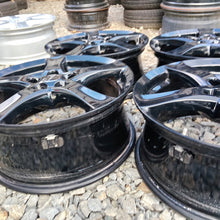 Load image into Gallery viewer, 4x Alufelge 17 Zoll 7.0" 5x114.3 50ET Glanz Schwarz KBA48362 Hyundai I Rim Wheel FEL6592339461um