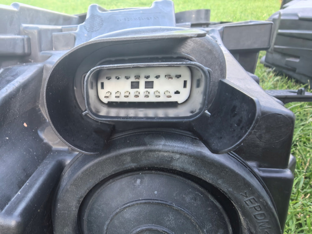Frontscheinwerfer Ford Kuga III LV4B-13W029-AK LV4B-13W030-AK LED Ein Satz SCH3108387288ph