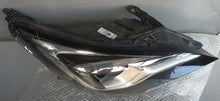 Laden Sie das Bild in den Galerie-Viewer, Frontscheinwerfer Opel Astra 39228715 Rechts Scheinwerfer Headlight