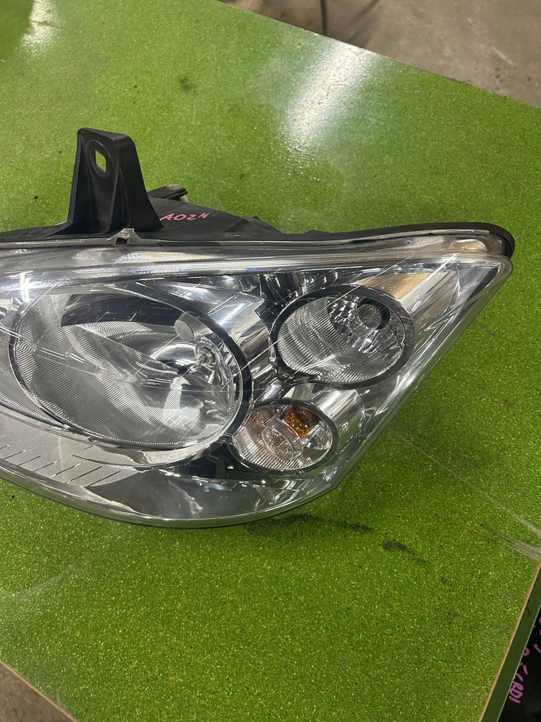 Frontscheinwerfer Mercedes-Benz Viano W639 Vito 1EG009627-01 Links Headlight SCH8091300351ku