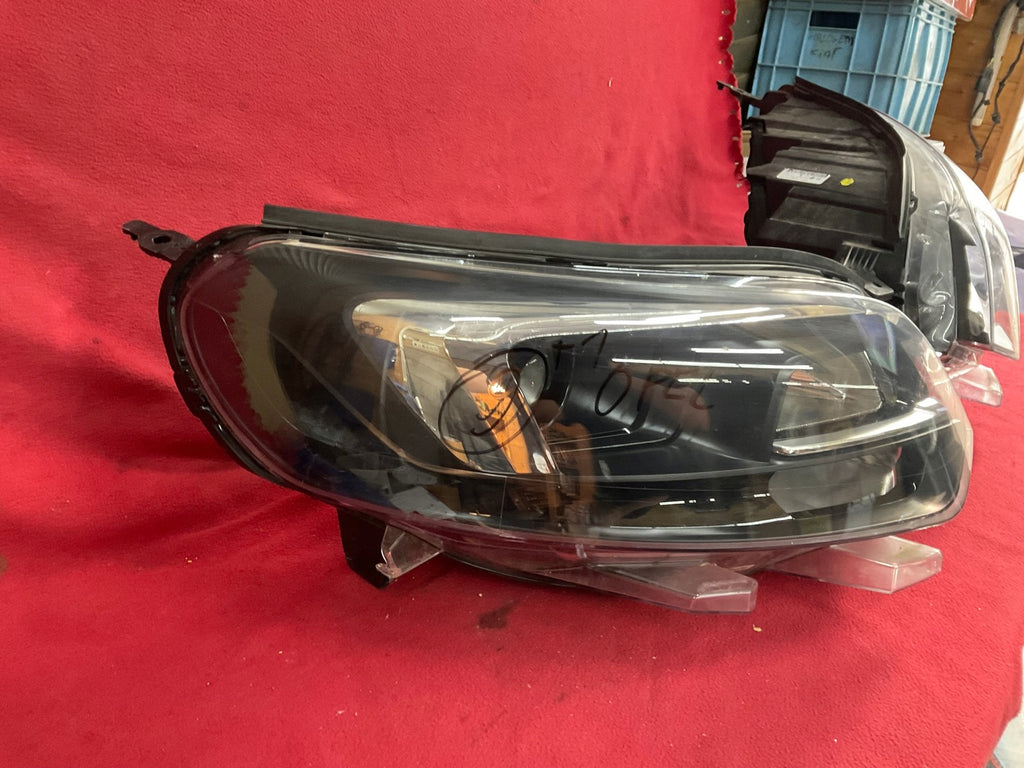 Frontscheinwerfer Opel Zafira Vivaro 9832836480 9832837680 Xenon Ein Satz