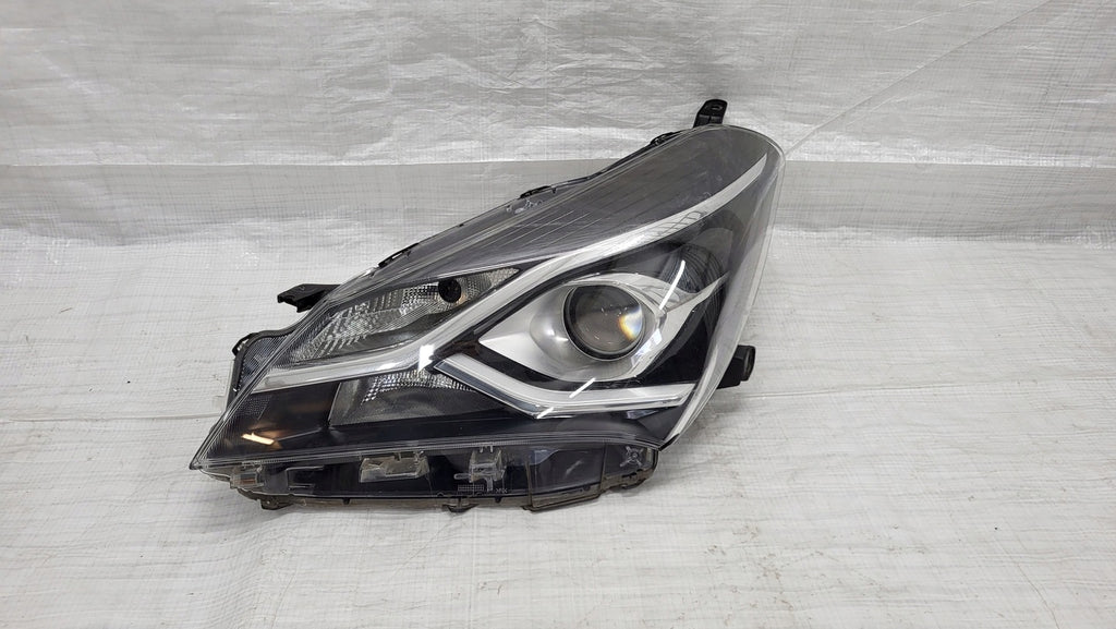 Frontscheinwerfer Toyota Yaris Links Scheinwerfer Headlight