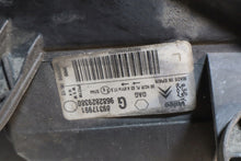 Laden Sie das Bild in den Galerie-Viewer, Frontscheinwerfer Peugeot Partner 9682829380 Links Scheinwerfer Headlight SCH9302374981hb