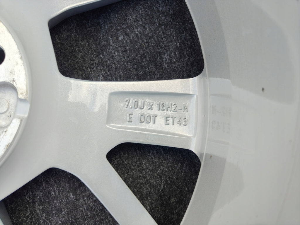 1x Alufelge 18 Zoll 7.0" 5x112 43ET Glanz Silber 83A601025J Audi Q3 Rim Wheel FEL5707752066ix