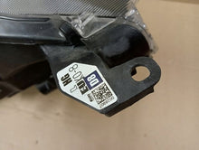 Laden Sie das Bild in den Galerie-Viewer, Frontscheinwerfer Toyota 4 Yaris Full LED Links Scheinwerfer Headlight