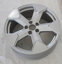 Laden Sie das Bild in den Galerie-Viewer, 1x Alufelge 18 Zoll 7.5&quot; 5x108 46ET 80000277 Volvo Rim Wheel