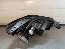 Laden Sie das Bild in den Galerie-Viewer, Frontscheinwerfer Mazda Cx-30 Cx30 DGJ1-51040 LED Ein Stück (Rechts oder Links)