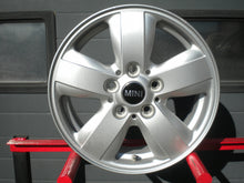 Laden Sie das Bild in den Galerie-Viewer, 4x Alufelge 15 Zoll 5.5&quot; 5x112 46ET Glanz Silber 6855101 Mini F56 F55 Rim Wheel