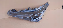 Load image into Gallery viewer, Frontscheinwerfer Toyota Corolla 81150-02S70 L463838 LED Rechts oder Links