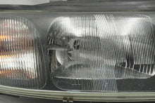 Laden Sie das Bild in den Galerie-Viewer, Frontscheinwerfer Volvo S60 I 89007860 8693578 Rechts Scheinwerfer Headlight SCH1328672084vz