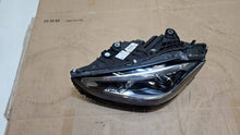 Laden Sie das Bild in den Galerie-Viewer, Frontscheinwerfer Mercedes-Benz W206 A2069065304 Links Scheinwerfer Headlight SCH3692947785vy