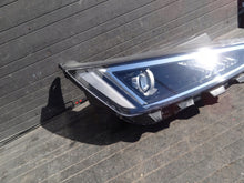 Load image into Gallery viewer, Frontscheinwerfer Hyundai Elantra Rechts Scheinwerfer Headlight