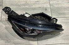 Laden Sie das Bild in den Galerie-Viewer, Frontscheinwerfer Peugeot 308 II 9677832380-01 Full LED Rechts Headlight