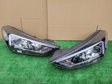 Laden Sie das Bild in den Galerie-Viewer, Frontscheinwerfer Hyundai Tucson 921010D7600 LED Ein Stück (Rechts oder Links)