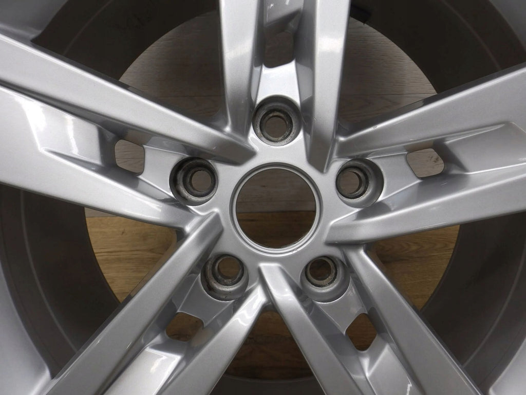 1x Alufelge 17 Zoll 7.0" 5x112 5F0601025T Seat Leon Rim Wheel