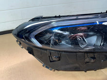 Laden Sie das Bild in den Galerie-Viewer, Frontscheinwerfer Mercedes-Benz Eqa H243 A2439069000 Rechts Headlight