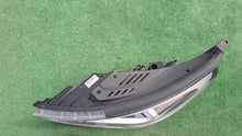 Laden Sie das Bild in den Galerie-Viewer, Frontscheinwerfer Hyundai I30 III 92101-G4100 LED Links Scheinwerfer Headlight SCH9090859708oj