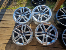 Laden Sie das Bild in den Galerie-Viewer, 4x Alufelge 16 Zoll 7.0" 5x112 41ET 6888838 VW Golf Rim Wheel FEL2132376969mv