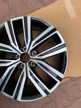 Load image into Gallery viewer, 1x Alufelge 18 Zoll 7.0" 5x114.3 40ET Glanz Schwarz PW457-16000 Toyota Corolla FEL4344623728hx