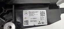 Laden Sie das Bild in den Galerie-Viewer, Frontscheinwerfer Mercedes-Benz Eqb X243 A2439068900 Ein Satz Headlight