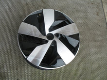 Laden Sie das Bild in den Galerie-Viewer, 1x Alufelge 18 Zoll 7.5" 5x112 40ET Glanz Silber 571601025 VW Tiguan Rim Wheel FEL9512324141ol