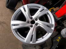 Load image into Gallery viewer, 1x Alufelge 18 Zoll 8.0" 5x112 40ET Glanz Silber 8B3601025C Audi A5 Rim Wheel FEL2793597875ia