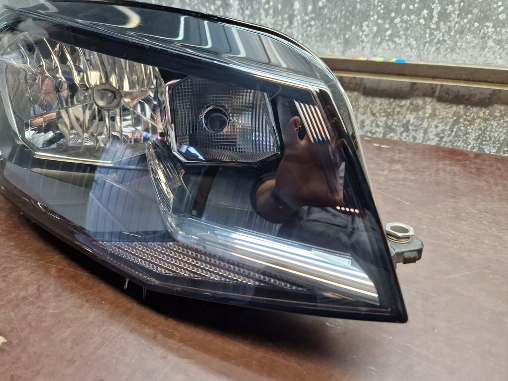 Frontscheinwerfer VW Caddy III 2K1941016A Rechts Scheinwerfer Headlight