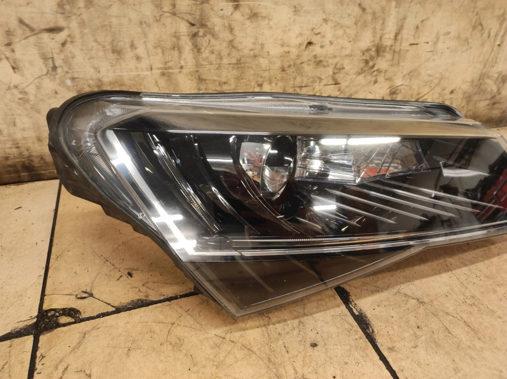 Frontscheinwerfer Skoda Superb III 3V1941016B Xenon Rechts Headlight