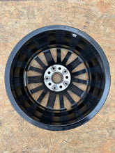 Laden Sie das Bild in den Galerie-Viewer, 1x Alufelge 17 Zoll 7.0" 5x112 41ET 6891174 BMW Rim Wheel FEL9462272273hz