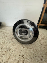 Load image into Gallery viewer, Frontscheinwerfer Mercedes-Benz W463 A4639067602 Rechts Scheinwerfer Headlight SCH2421304203pf