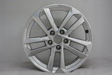 Load image into Gallery viewer, 1x Alufelge 17 Zoll 6.5&quot; 5x112 43ET Glanz Silber 8Y0601025L Audi Rim Wheel