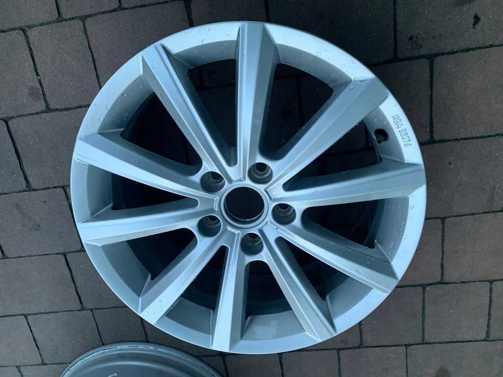 1x Alufelge 17 Zoll 6.5" 5x112 41ET Glanz Silber 3G0071497C VW Passat B8