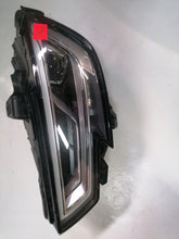 Laden Sie das Bild in den Galerie-Viewer, Frontscheinwerfer Audi A3 8V0941005E Xenon Links Scheinwerfer Headlight