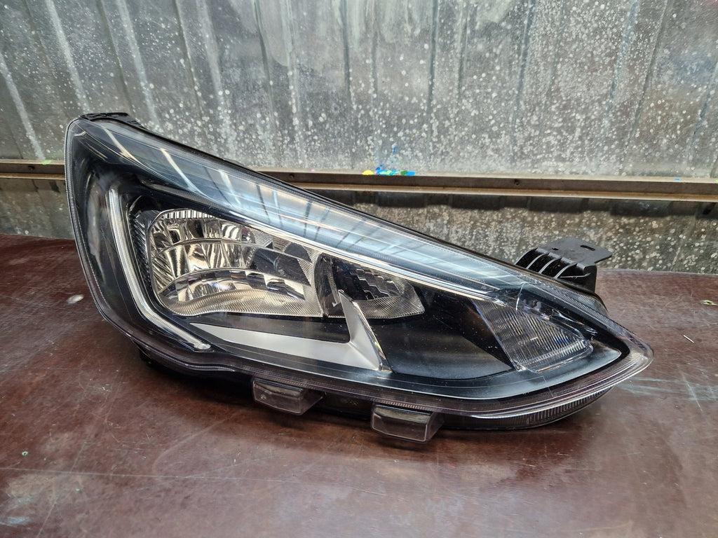 Frontscheinwerfer Ford Focus MX7B-13E014-CC LED Rechts Scheinwerfer Headlight