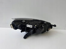 Laden Sie das Bild in den Galerie-Viewer, Frontscheinwerfer Seat Ibiza V 6F1941005E Links Scheinwerfer Headlight SCH3398121703za