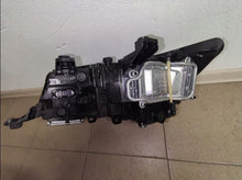 Laden Sie das Bild in den Galerie-Viewer, Frontscheinwerfer VW T7 7T1941082A LED Rechts Scheinwerfer Headlight