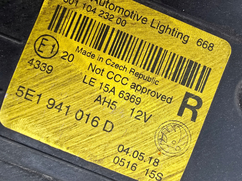 Frontscheinwerfer Skoda Octavia III 5E1941016D 5E1941015D LED Rechts Headlight SCH2364604459zl