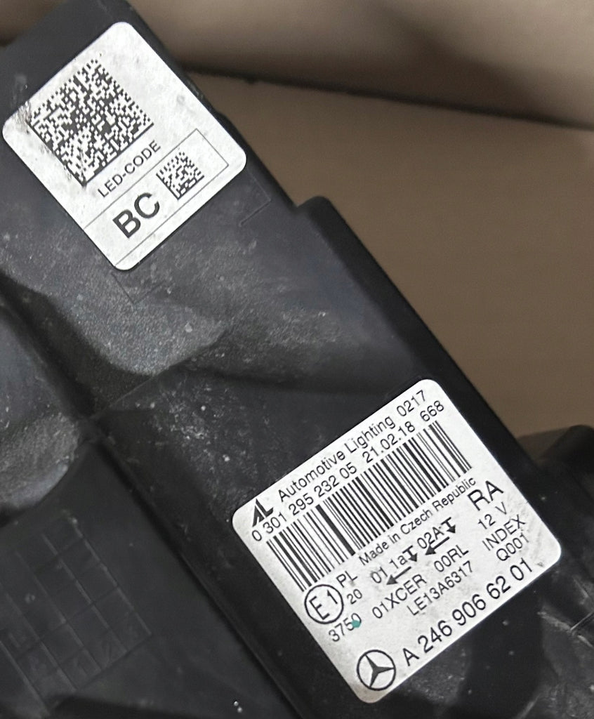 Frontscheinwerfer Mercedes-Benz W246 A2469416201 Full LED Rechts Headlight SCH6801183601vv