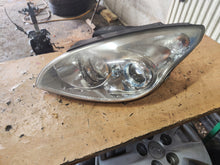 Laden Sie das Bild in den Galerie-Viewer, Frontscheinwerfer Hyundai I30 HYUI302 Ein Stück (Rechts oder Links) Headlight SCH9309807641yh