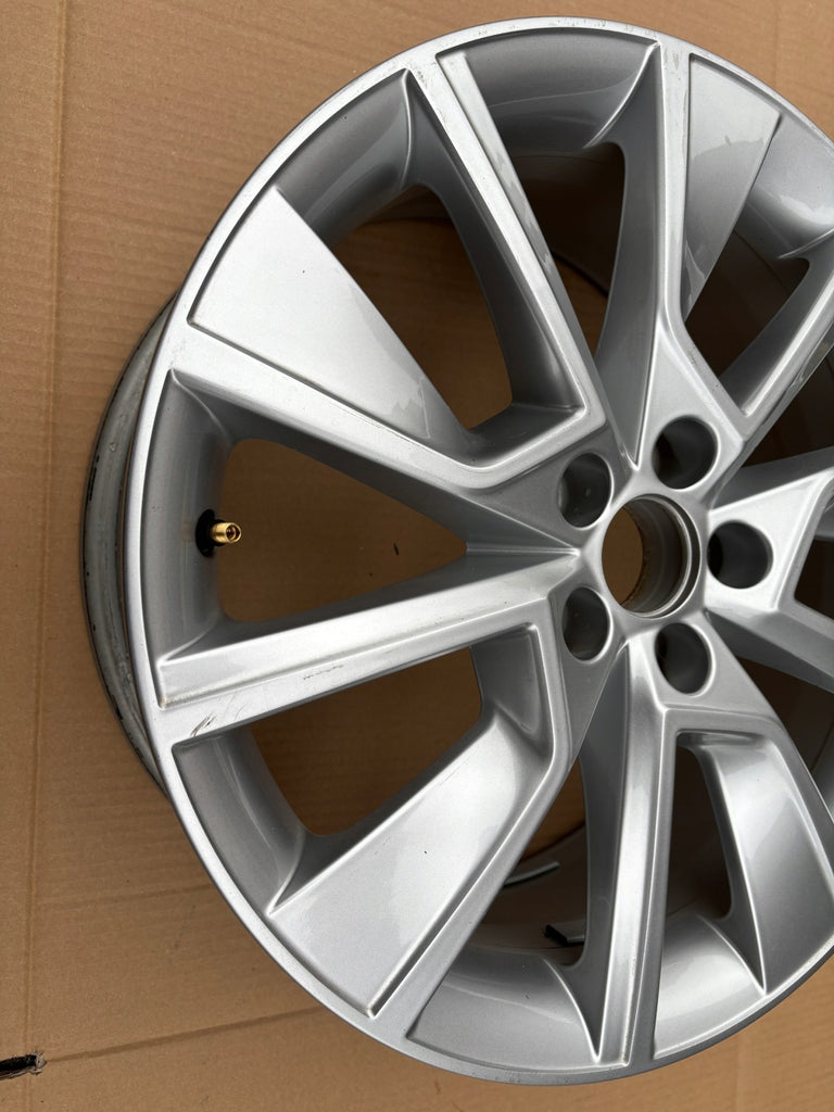 1x Alufelge 17 Zoll 6.5" 5x100 658601025D Skoda I Rim Wheel FEL4168265993cv