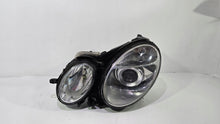 Laden Sie das Bild in den Galerie-Viewer, Frontscheinwerfer Mercedes-Benz W211 124465732 Links Scheinwerfer Headlight SCH6372782265hu