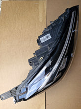 Laden Sie das Bild in den Galerie-Viewer, Frontscheinwerfer Opel Crossland X 39153432 Full LED Rechts Headlight SCH6521625938eg