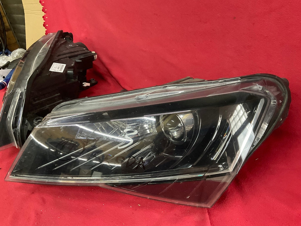 Frontscheinwerfer Skoda Superb III 3V1941016A 3V1941015A Xenon Rechts oder Links