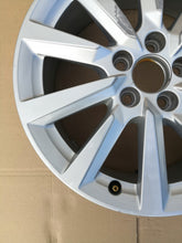 Load image into Gallery viewer, 1x Alufelge 16 Zoll 6.5&quot; 5x100 40ET Glanz Silber 82A601025C Audi A1 Rim Wheel